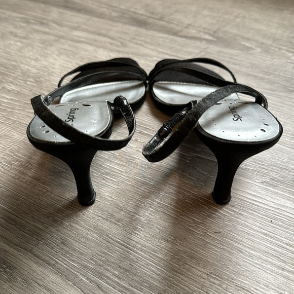 Black heels - Picture 3 of 6